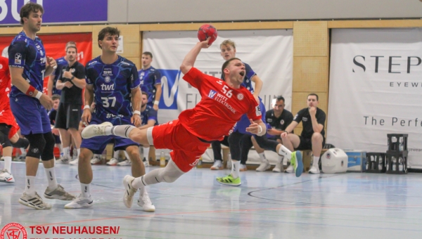 Dem neuen Kapitän Simon Kosak gelingen gegen Ludwigshafen sechs Tore.